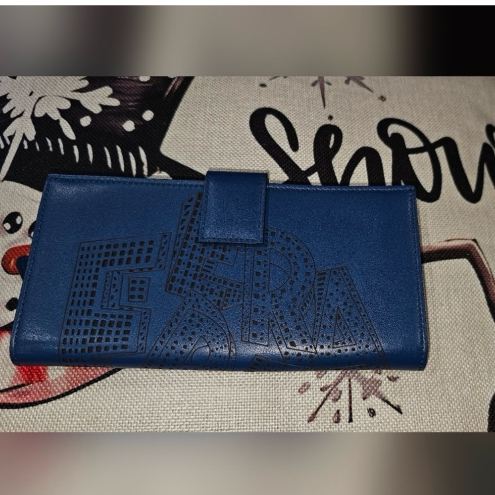 EUC Salvatore Ferragamo Blue Wallet - Picture 2 of 16